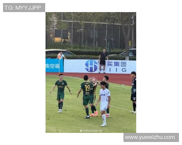 杭州足球队在城市联赛中的状态分析与表现评估 杭州足球队在城市联赛中的状态分析与表现评估