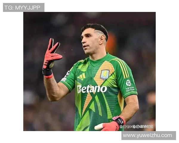 马丁内斯：从足球场上的明星到生活中的传奇人物探索他的成长与成就