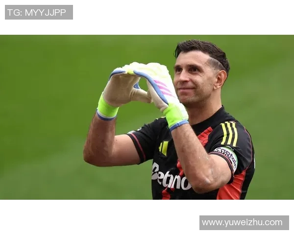 马丁内斯的传奇旅程：从球场新星到世界级教练的蜕变与挑战